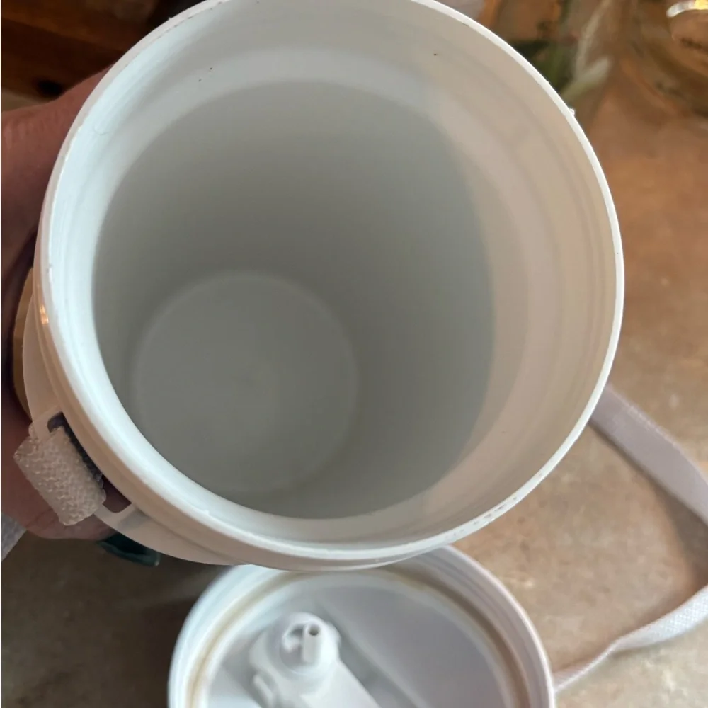 Igloo Blue and White Drinkware
